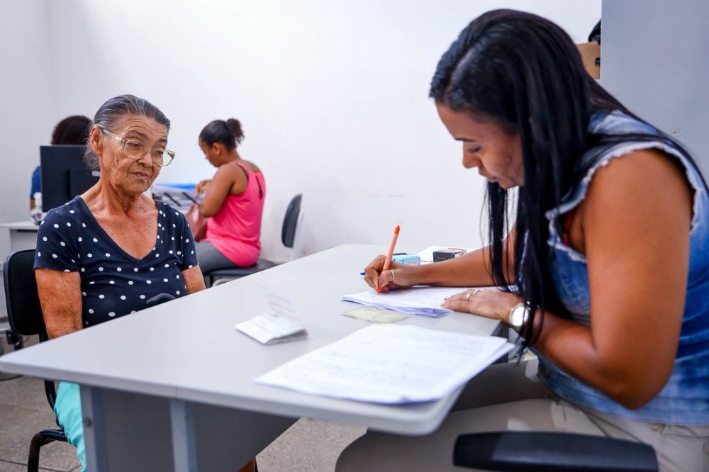 Candeias: feirantes do setor de hortifrúti comparecem ao processo de recadastramento nesta segunda-feira (19)
