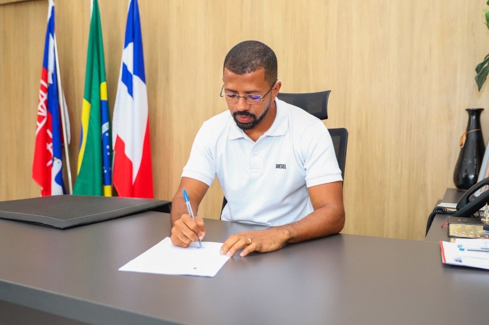 Candeias: Prefeito Eriton Ramos envia para Câmara projeto de lei que concede reajuste de 8% para servidores efetivos