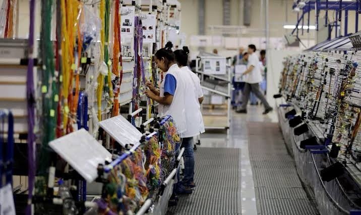 Bahia mantém trajetória positiva e cria mais de 14 mil empregos com carteira assinada em abril
