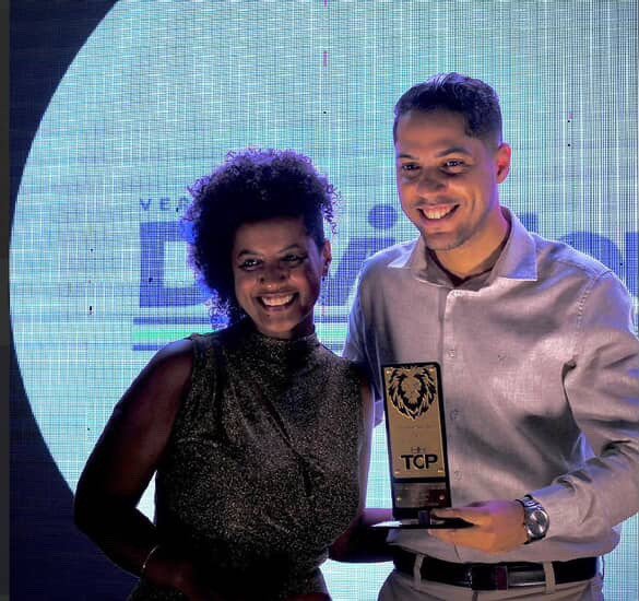 Vereador Davi Moura é premiado como um dos Melhores do Ano por Trabalho Legislativo em 2025