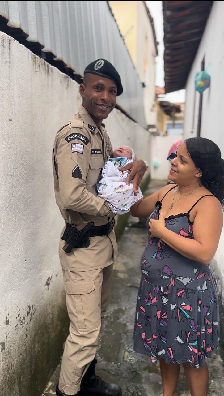 Criança engasgada é salva por policial militar em Itapuã