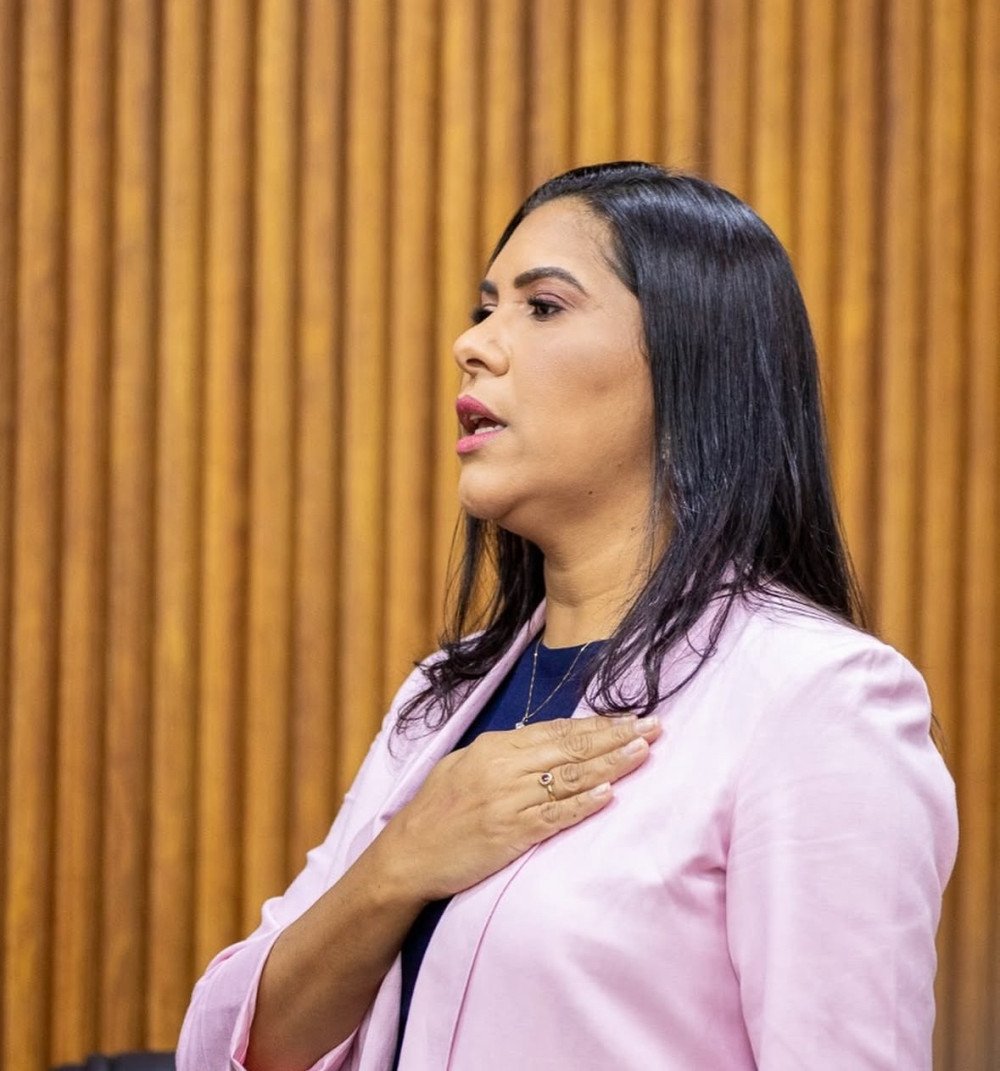 Vereadora Michele Paz Salienta Vigor de Madre de Deus em Seus 36 Anos de Emancipação Política