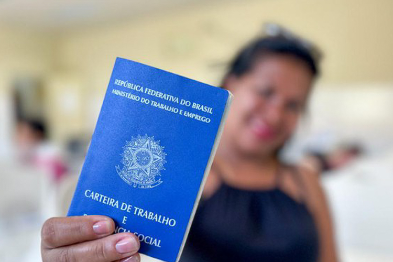 Com Lula, o desemprego cai novamente, com recuo de 6,2%, menor taxa até maio na série histórica