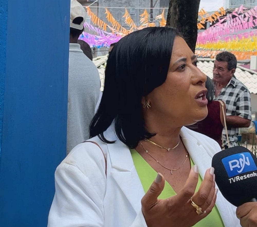 Vereadora Ró Salomão enaltece papel das mulheres na independência do Brasil na Bahia durante celebrações do 2 de Julho em Candeias