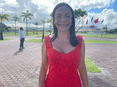 Ivoneide celebra novo ciclo em Camaçari: “A esperança voltou com emprego, desenvolvimento e futuro”
