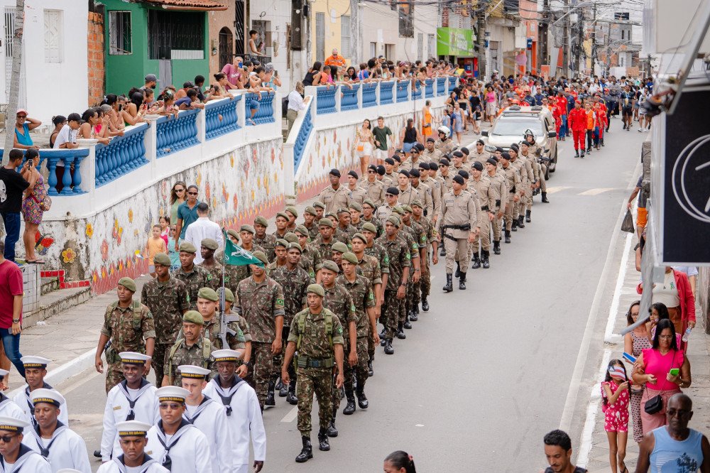 Madre de Deus celebra o 2 de Julho com desfile cívico, fé e valorização da cultura baiana