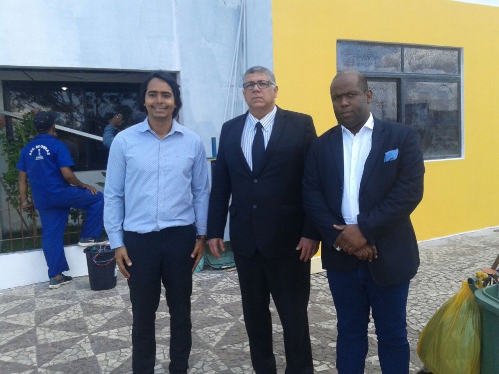 Juiz federal Ávio Mozar visita hospital de Candeias e diz : 