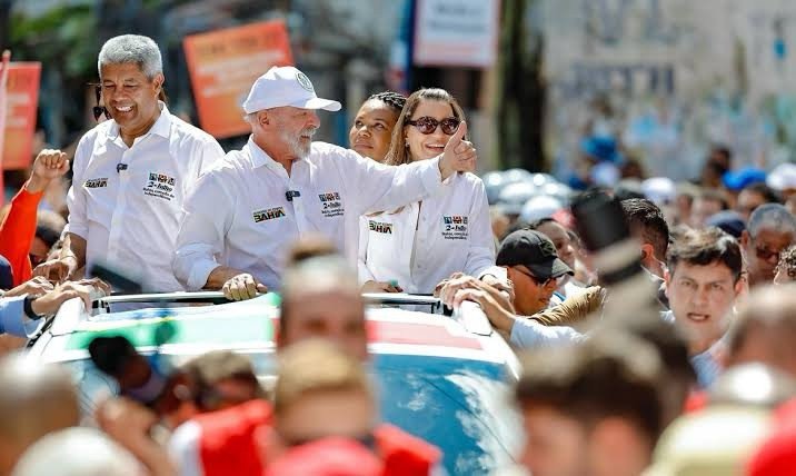 Lula amplia vantagem sobre adversários e lidera cenários de 1º e 2º turnos, diz Datafolha