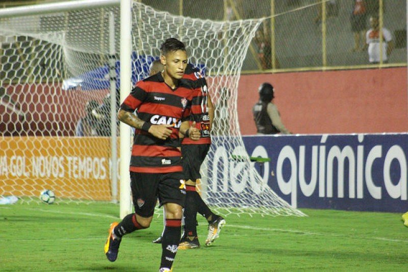 Complicou: Vitória perde para o Avaí e volta a ser vice-lanterna do Brasileirão