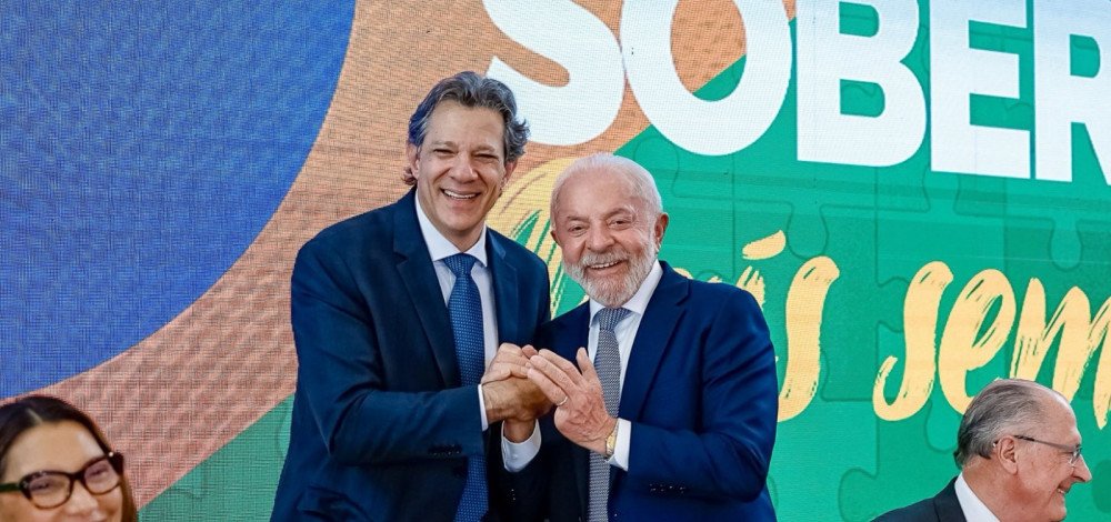 Lula elogia Pix e sugere que Trump adote sistema nos EUA