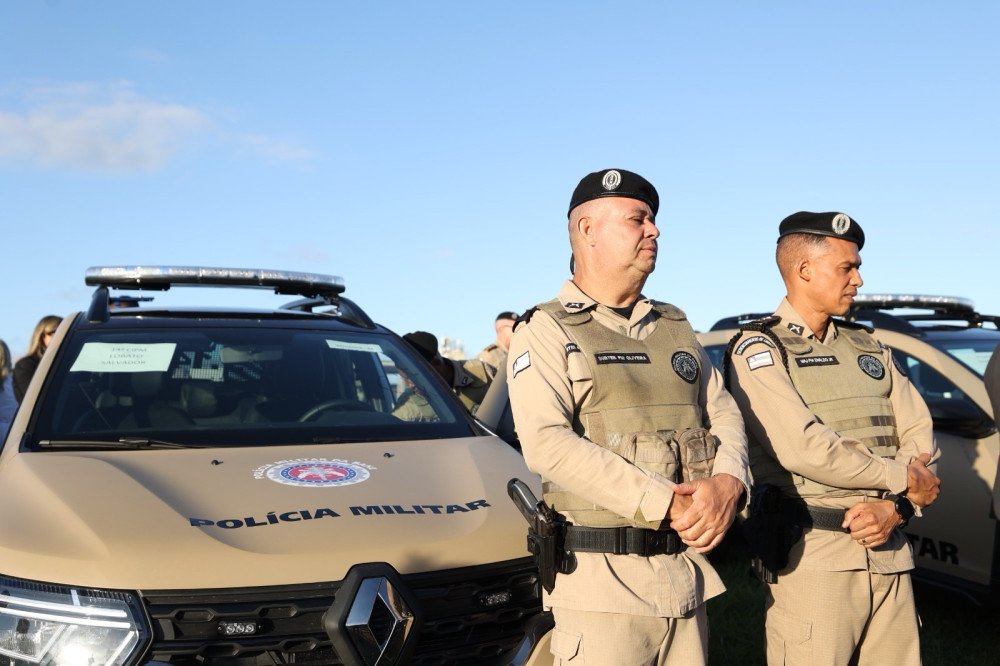Reforço na segurança: governador entrega cinco novas viaturas para a Polícia Militar em Candeias