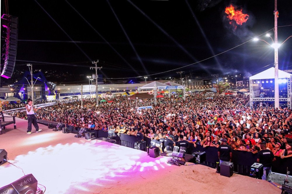 Show dos 67 anos de Candeias entra para a história e reúne mais de 30 mil pessoas