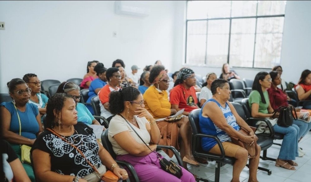 Mulheres assistidas pelo Cras Alegre participam de roda de conversa sobre violência doméstica