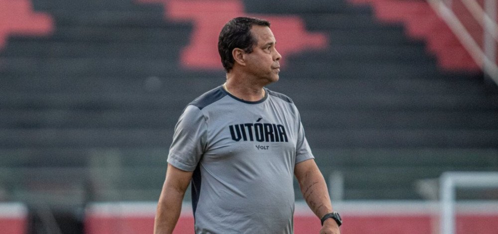 Vitória efetiva Rodrigo Chagas como técnico até o fim da temporada