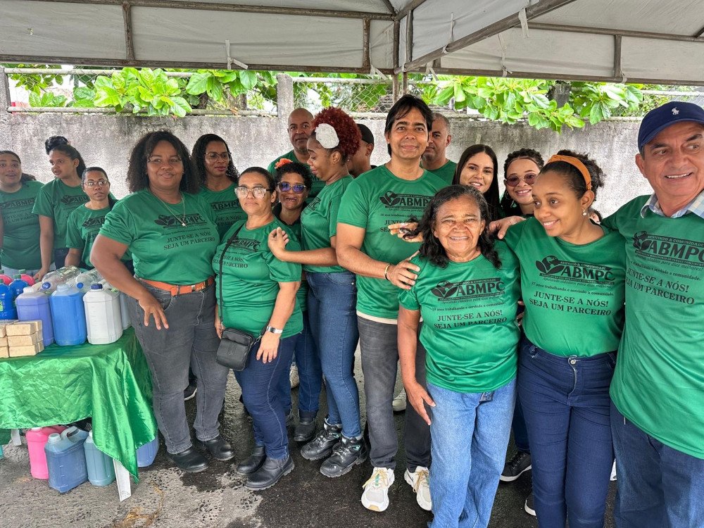 Dr. Pitágoras prestigia iniciativa comunitária sobre reciclagem e saúde preventiva em Simões Filho