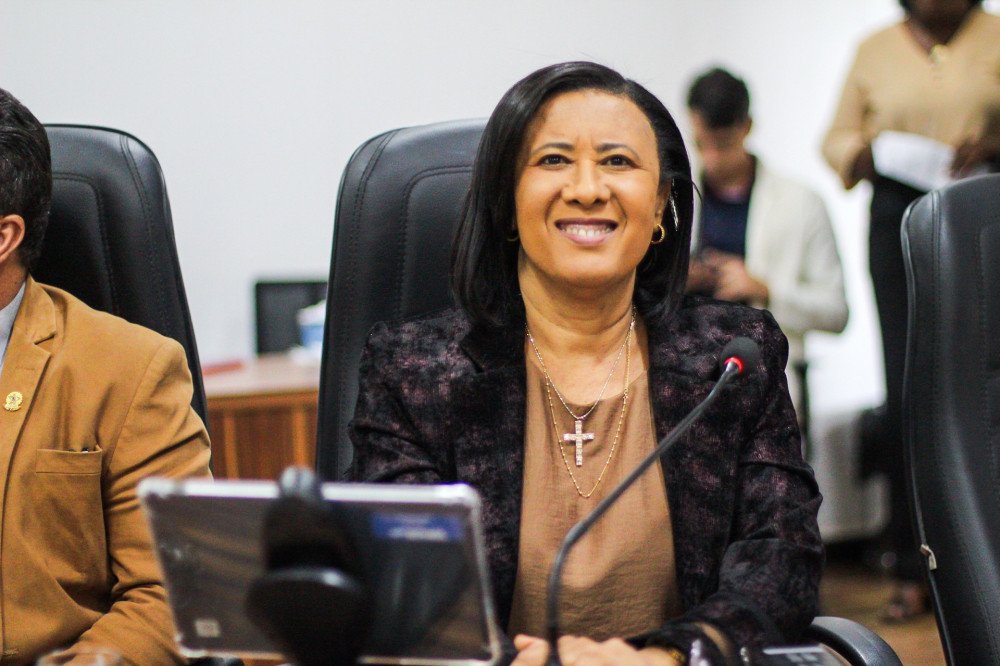 Vereadora Ró Salomão celebra patriotismo e cidadania nos desfiles do Sete de Setembro em Candeias