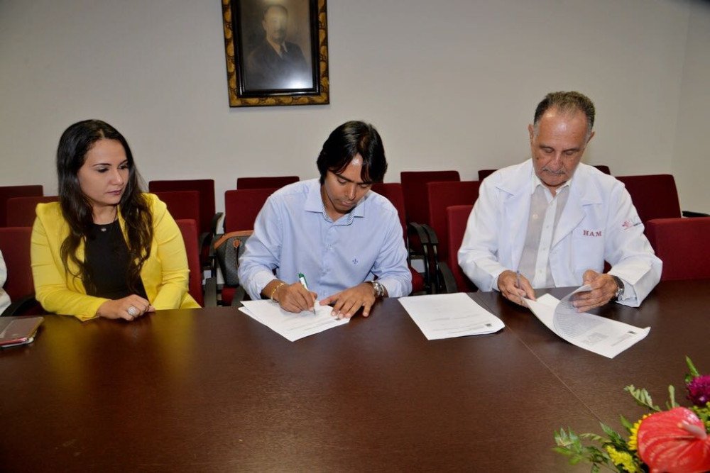 Prefeitura de Candeias assina convênio com Hospital Aristides Maltez