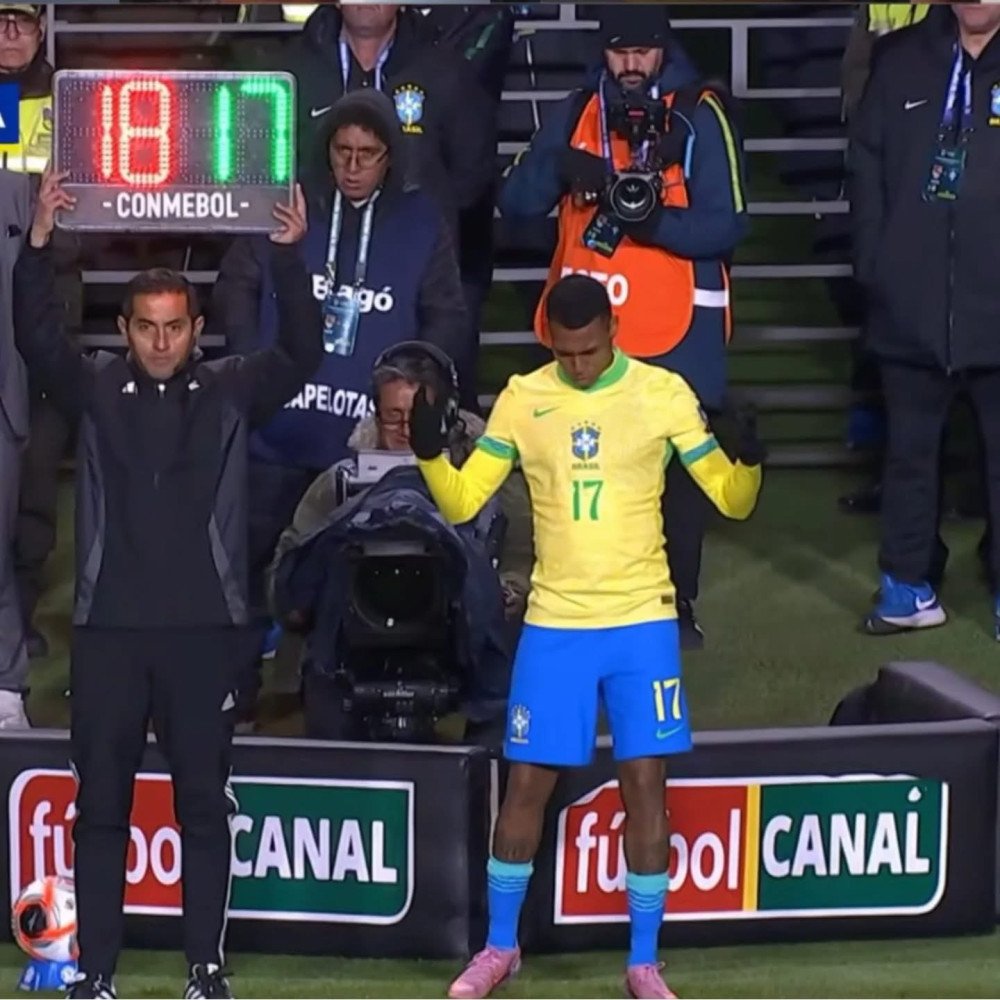 Brasil sofre com altitude e encerra Eliminatórias com derrota para Bolívia; Jean Lucas faz história