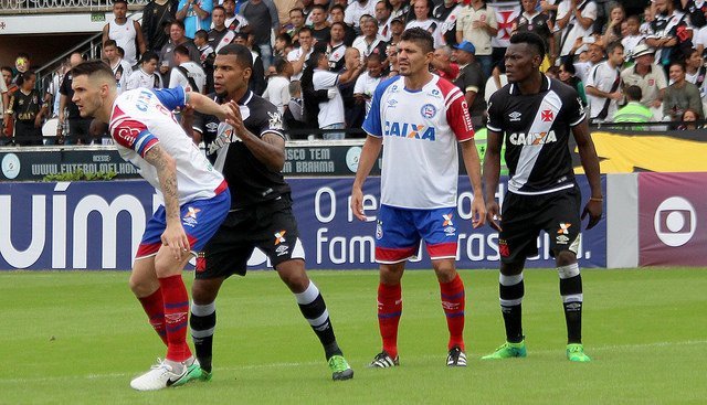 Bahia ganha o Vasco e se afasta do Z4