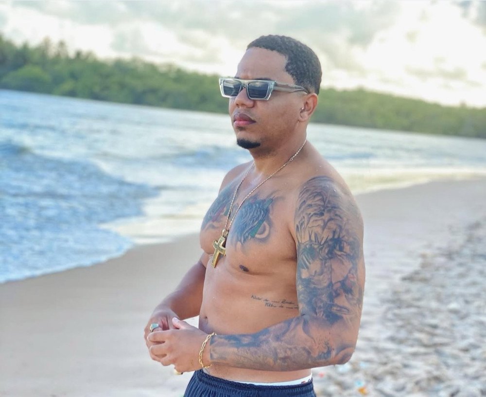 Homem é morto em condomínio em Candeias