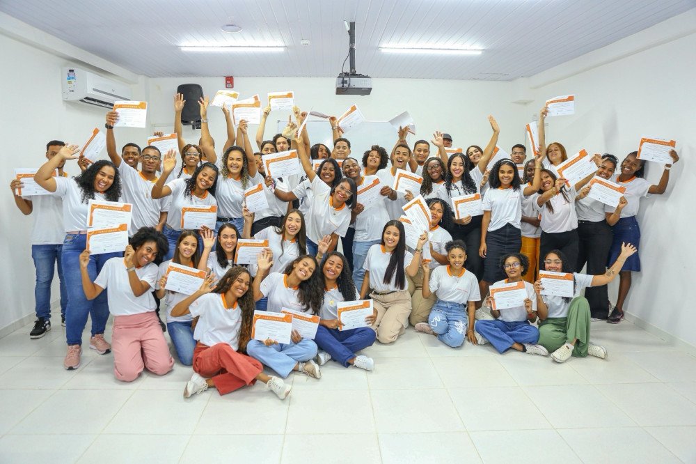 Primeira turma de Jovens Conectados e Acelera Pesca recebem certificação