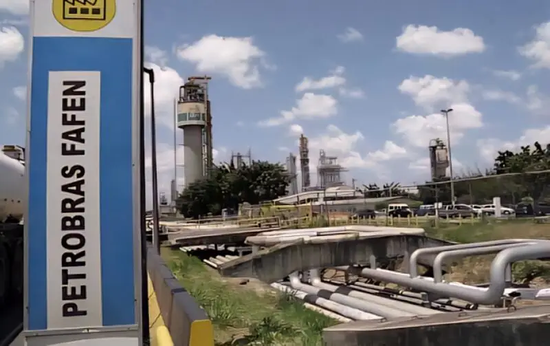 Com geração de 800 empregos, Petrobras assina contrato e transição na Fafen começa em outubro