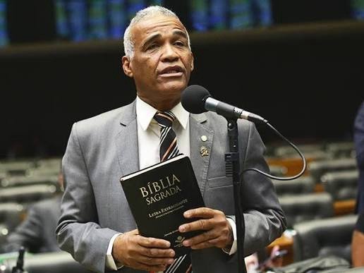 Bahia: Deputados do PT, PSB e Isidório votam contra PEC da Blindagem