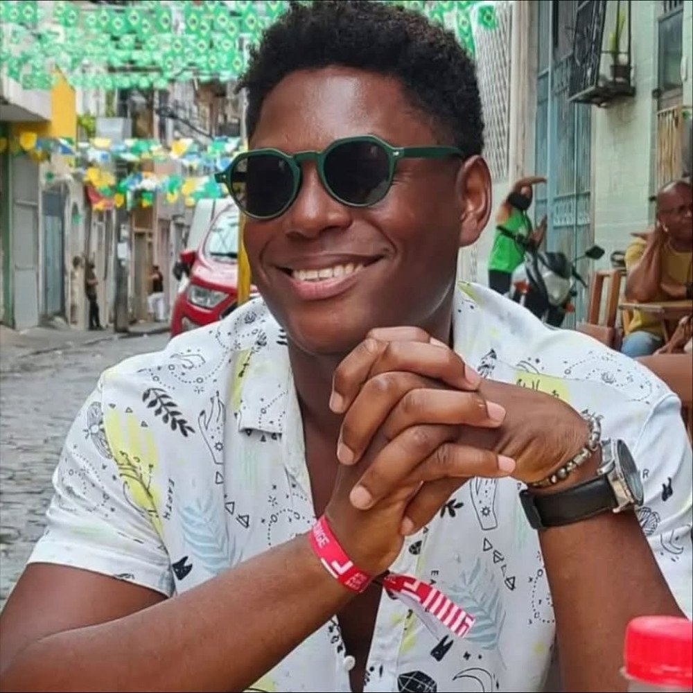 Família de Crisangelo busca ajuda para trazer corpo de João Pessoa para Candeias