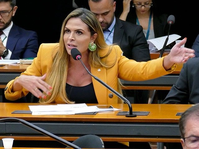 Deputada anuncia saída do União Brasil após dizer ter sido coagida a votar a favor na PEC da Blindagem