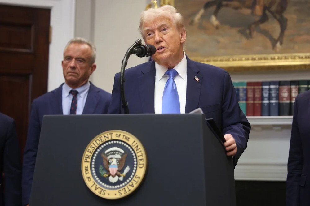 Sem provas, Trump associa autismo ao uso na gravidez de princípio ativo do Tylenol