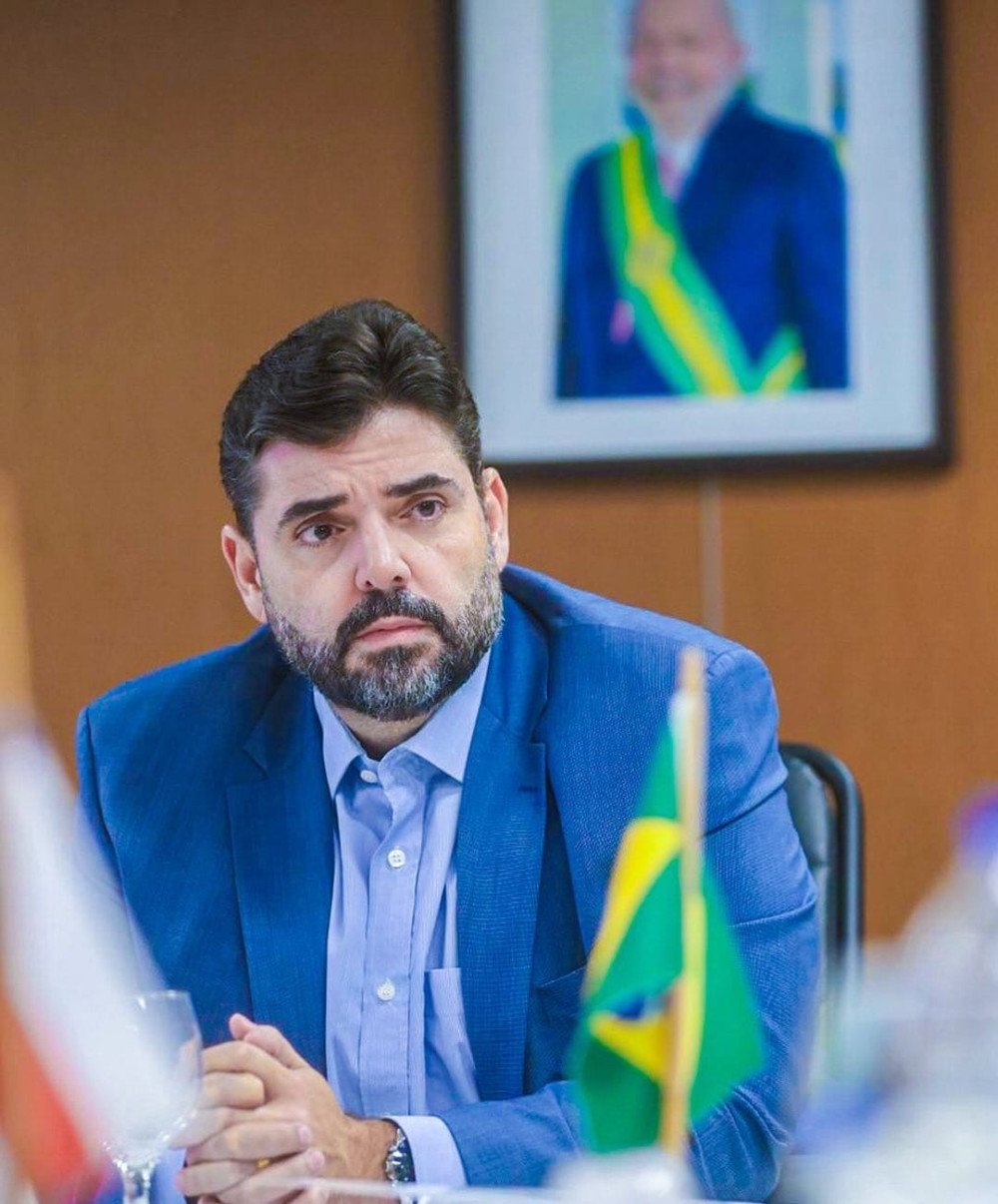 Adolpho Loyola critica ACM Neto pela insistência de usar todos os meios contra o desenvolvimento da Bahia