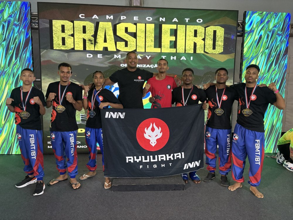 Atletas de Candeias brilham no Campeonato Brasileiro de Muay Thai 2025