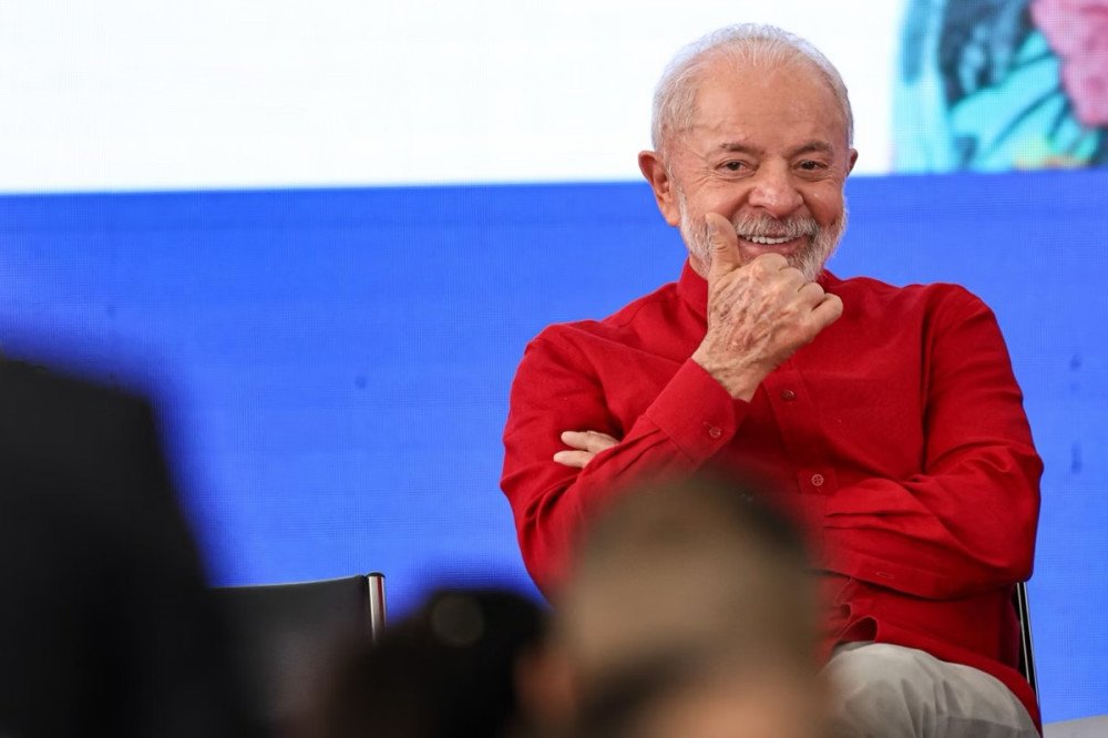 Lula venceria em todos os cenários e seria reeleito no 1º turno, diz pesquisa