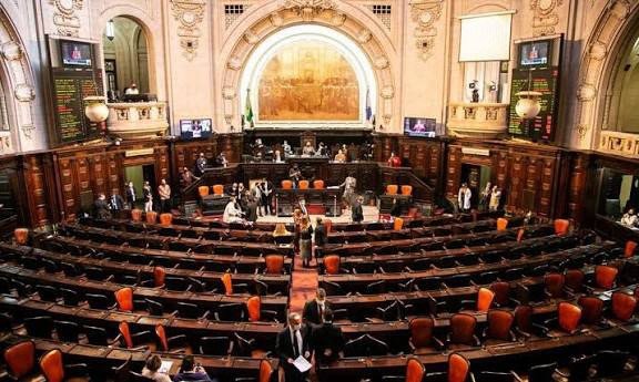 Metade dos deputados da Alerj teria ligação com o crime organizado, aponta Polícia Federal