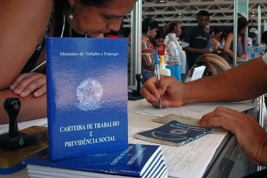 Desemprego fica em 5,6%, menor nível da série iniciada em 2012