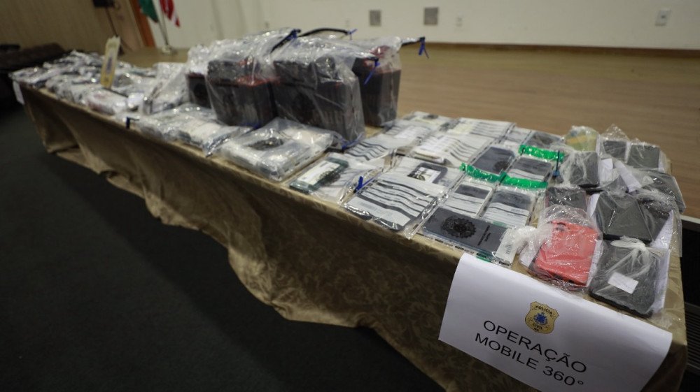 Operação da Polícia Civil recupera 2.181 celulares roubados na Bahia e realiza entrega aos proprietários em Salvador