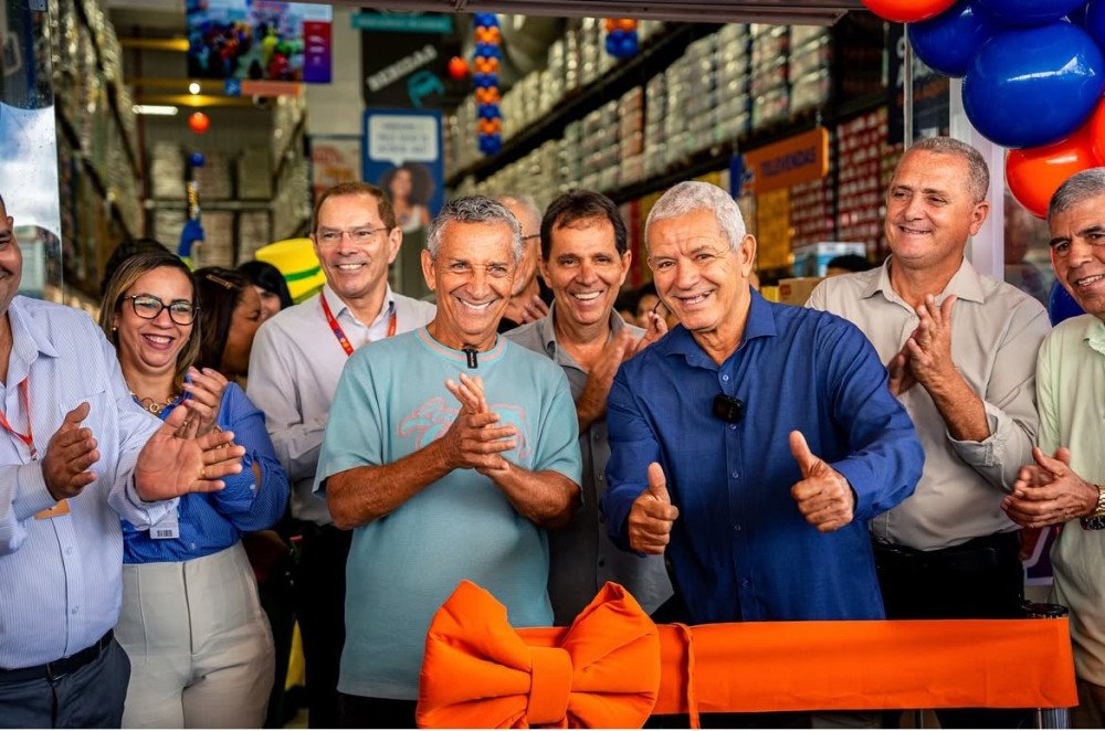 Catu celebra inauguração de novo Atakarejo e geração de empregos