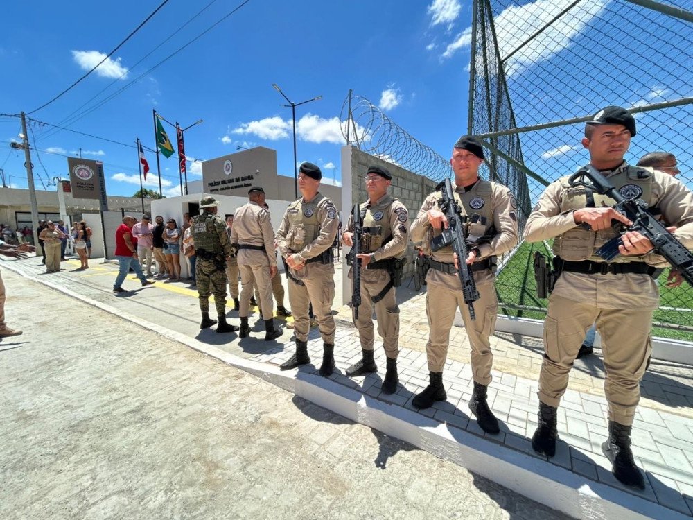 Entrega realizada na manhã deste sábado (15), vai garantir a qualificação do atendimento para a população