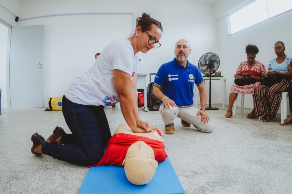 Bastião: Professores, gestores e auxiliares da Rede Municipal recebem treinamento de primeiros socorros