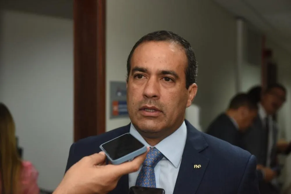 Queda na aprovação de Bruno Reis acompanha crise estrutural da saúde em Salvador