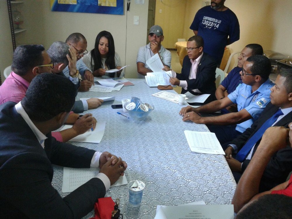 Vereadores se reúnem com comissão para debater a Guarda Municipal em Candeias