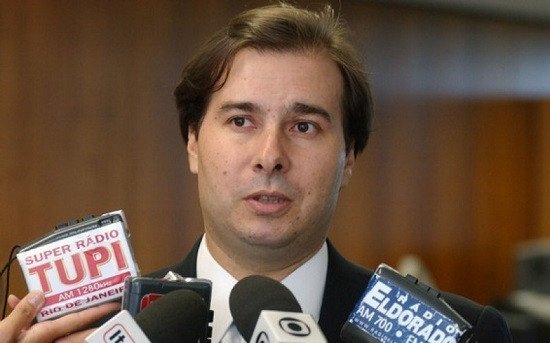 Golpe à vista ? Maia faz novas críticas ao governo em jantar com Renan e adversários de Temer