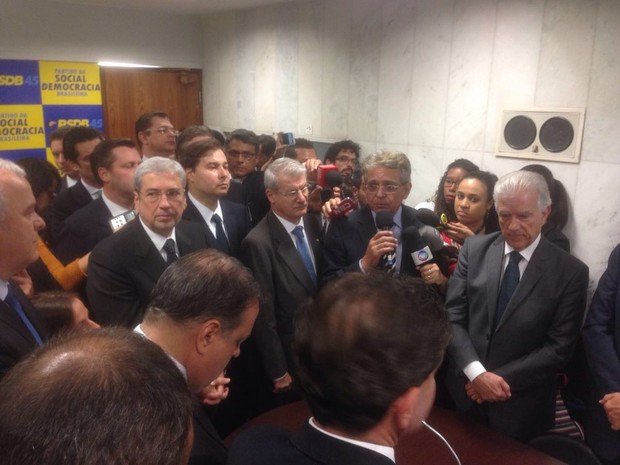 Pesquisa diz que o Brasil tem os piores políticos do mundo