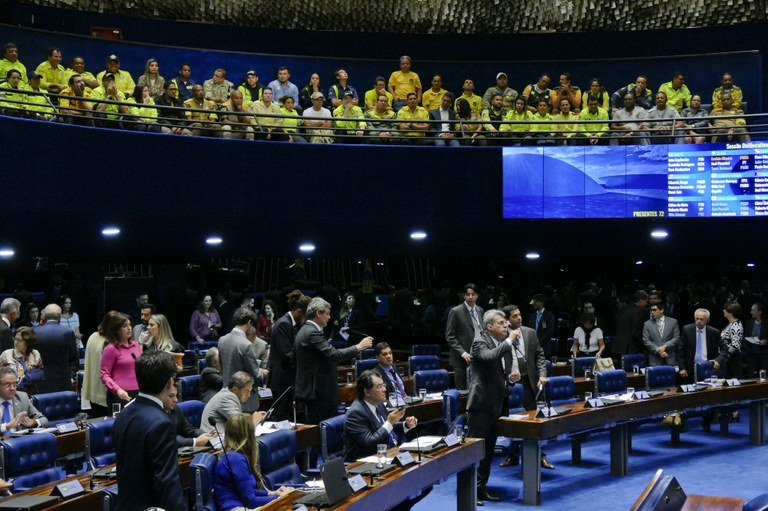 Senado libera porte de armas para agentes de trânsito