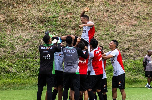 À Procura da Felicidade: Vitória pega o Botafogo fora de casa, tentando se distanciar do Z4