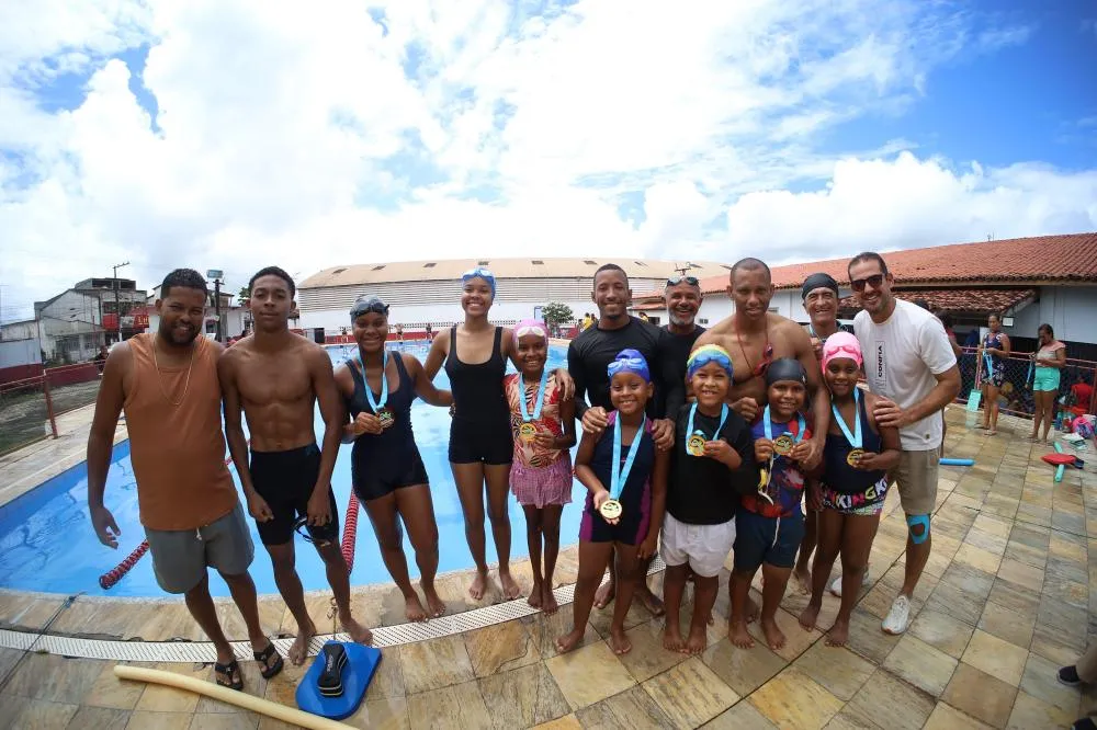 Prefeitura realiza Festival de Natação na piscina semiolímpica do Ginásio de Esportes