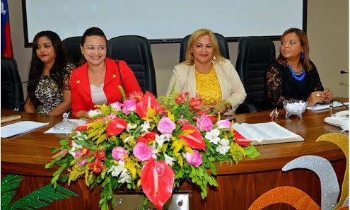 Câmara de Candeias realiza nesta terça (31), sessão especial do outubro rosa