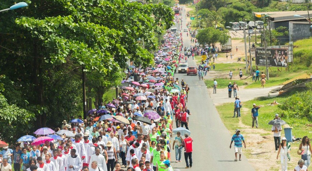 Tradicional romaria reúne fiéis para celebrar Nossa Senhora das Candeias