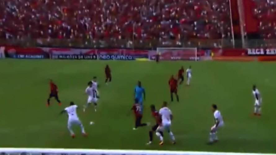 FIM DA AGONIA: Vitória perde para o Flamengo, mas se mantém na Série A.