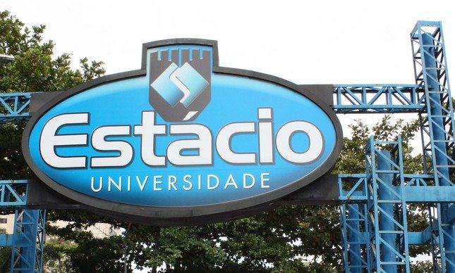 Estácio demite 1,2 mil professores e vai recontratá-los pela nova lei trabalhista